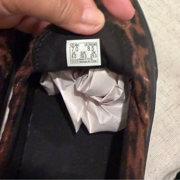 Van’s WMNS Style 53 Leopard Brown/Black
Sneakers shoes size 8.5 - Picture 3 of 7